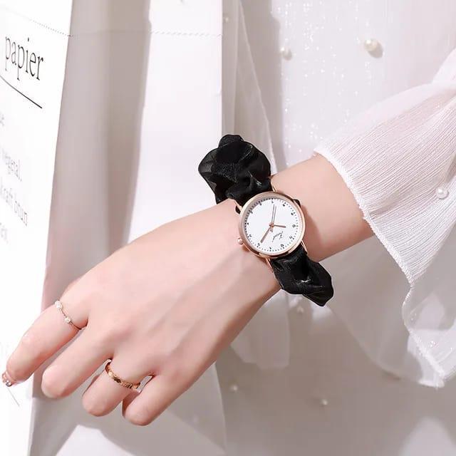 Stylish Women's watch with Water Resistant Bracelet