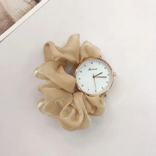 Stylish Women's watch with Water Resistant Bracelet